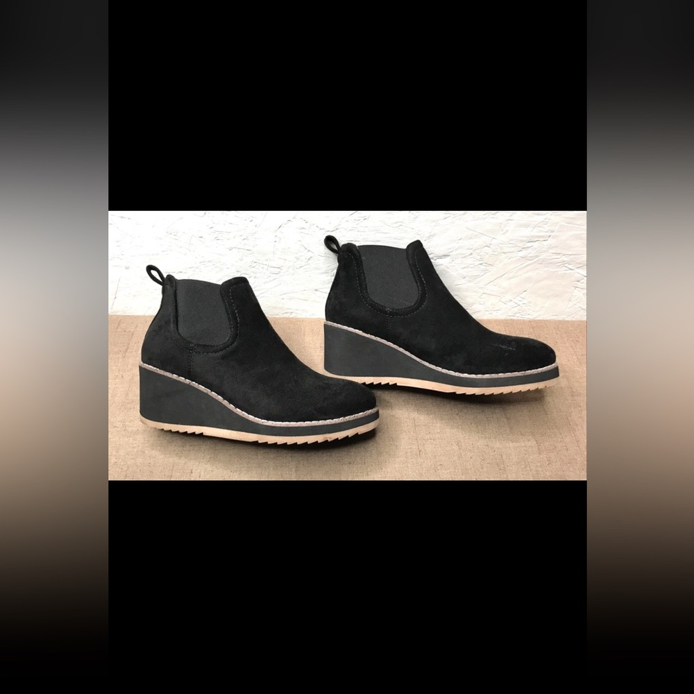 Corkys Love You a Latte Women's Chelsea Boots Booties Black Faux Suede Size 7